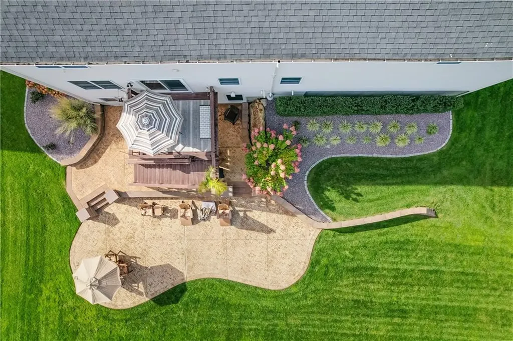 121 Ashbrook Drive Cranston RI 02921