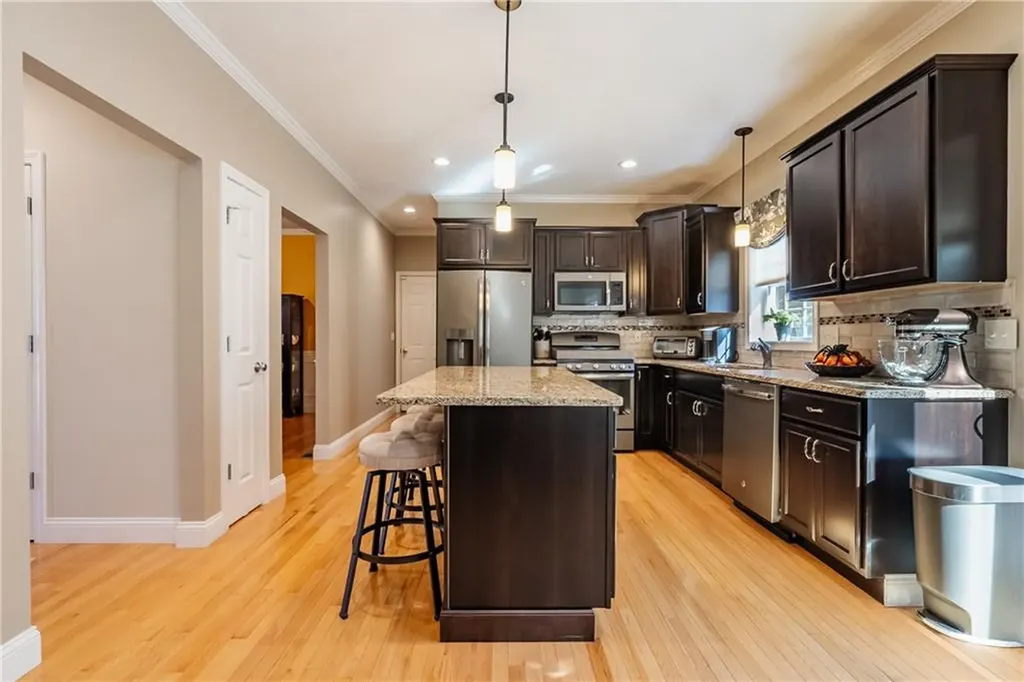 121 Ashbrook Drive Cranston RI 02921