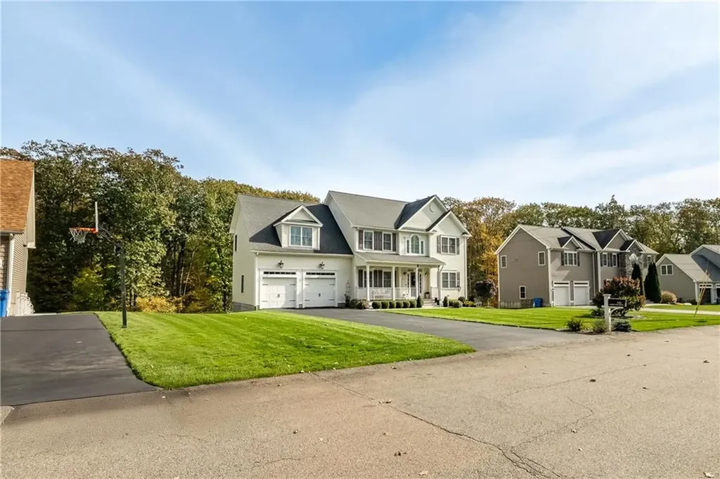 121 Ashbrook Drive Cranston RI 02921