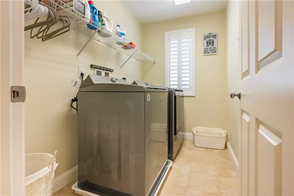 121 Ashbrook Drive Cranston RI 02921