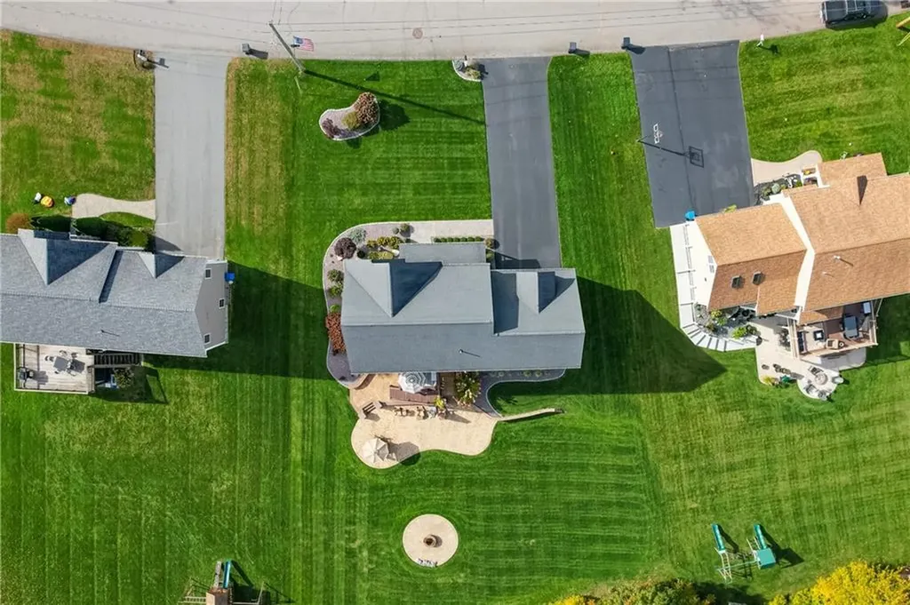 121 Ashbrook Drive Cranston RI 02921