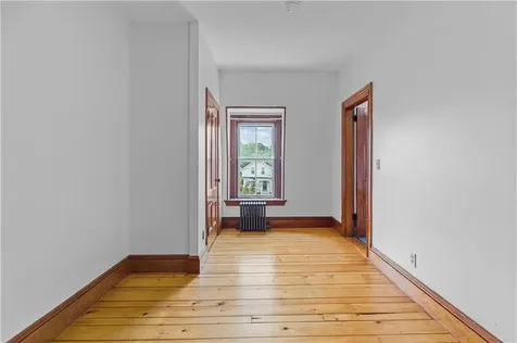 2951 East Main Road Portsmouth RI 02871