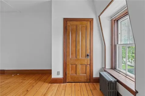 2951 East Main Road Portsmouth RI 02871