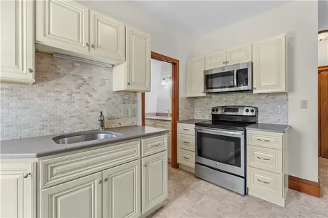 2951 East Main Road Portsmouth RI 02871