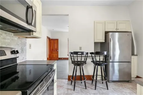 2951 East Main Road Portsmouth RI 02871