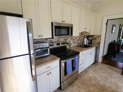 2951 East Main Road Portsmouth RI 02871