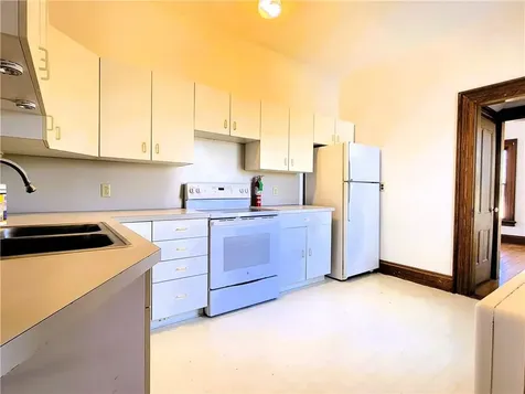 2951 East Main Road Portsmouth RI 02871