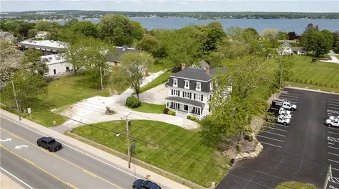 2951 East Main Road Portsmouth RI 02871