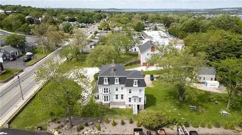 2951 East Main Road Portsmouth RI 02871