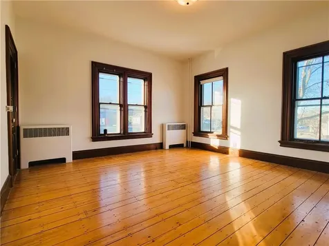 2951 East Main Road Portsmouth RI 02871