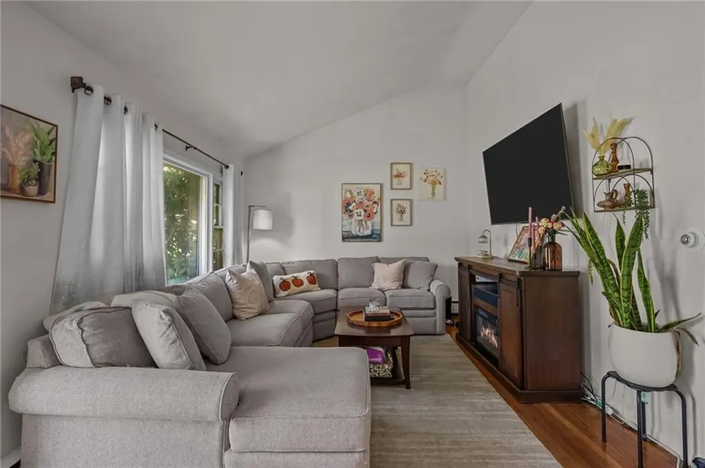 96 Glenbrook Road Warwick RI 02889