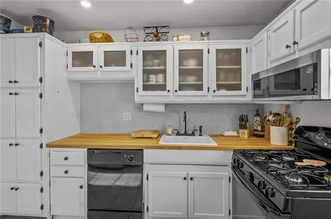 96 Glenbrook Road Warwick RI 02889