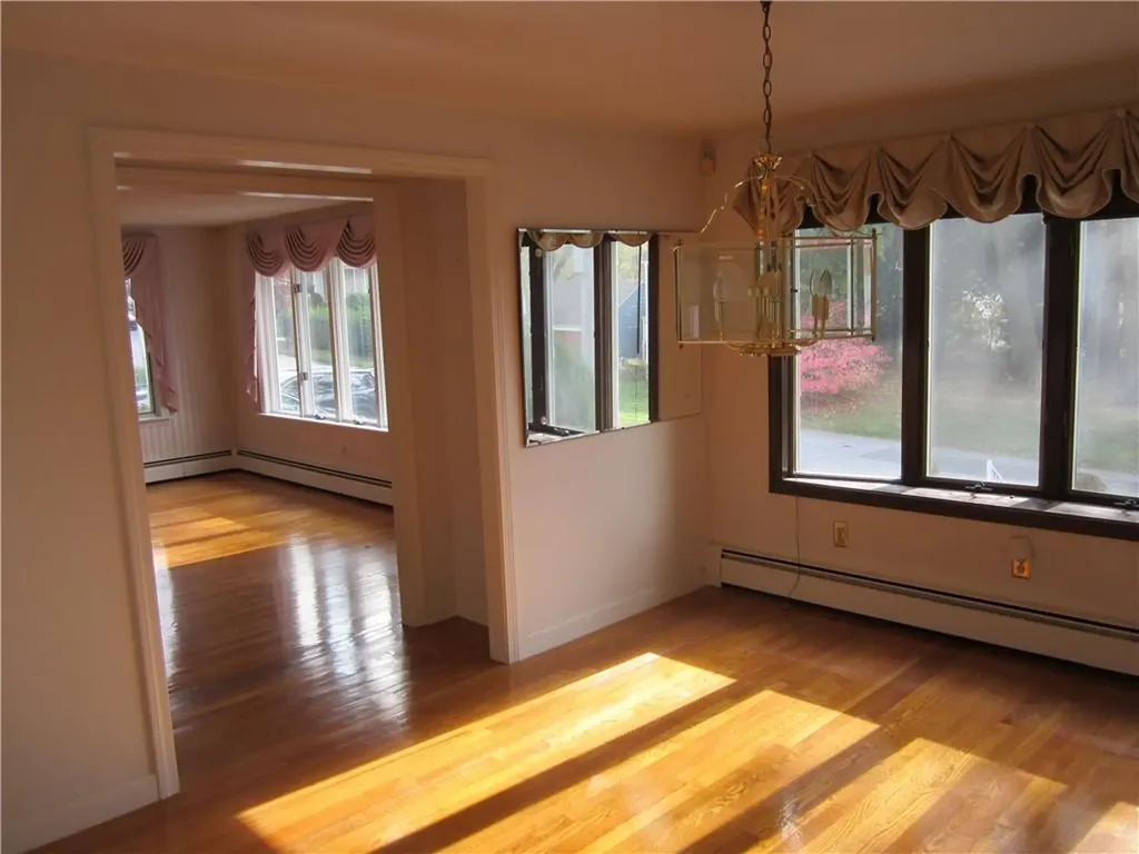 29 Valley Street Cranston RI 02920