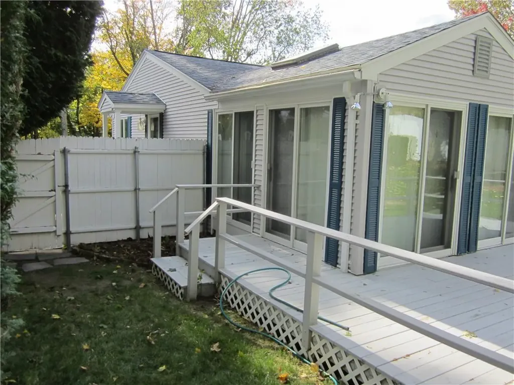 29 Valley Street Cranston RI 02920