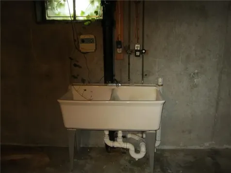 29 Valley Street Cranston RI 02920