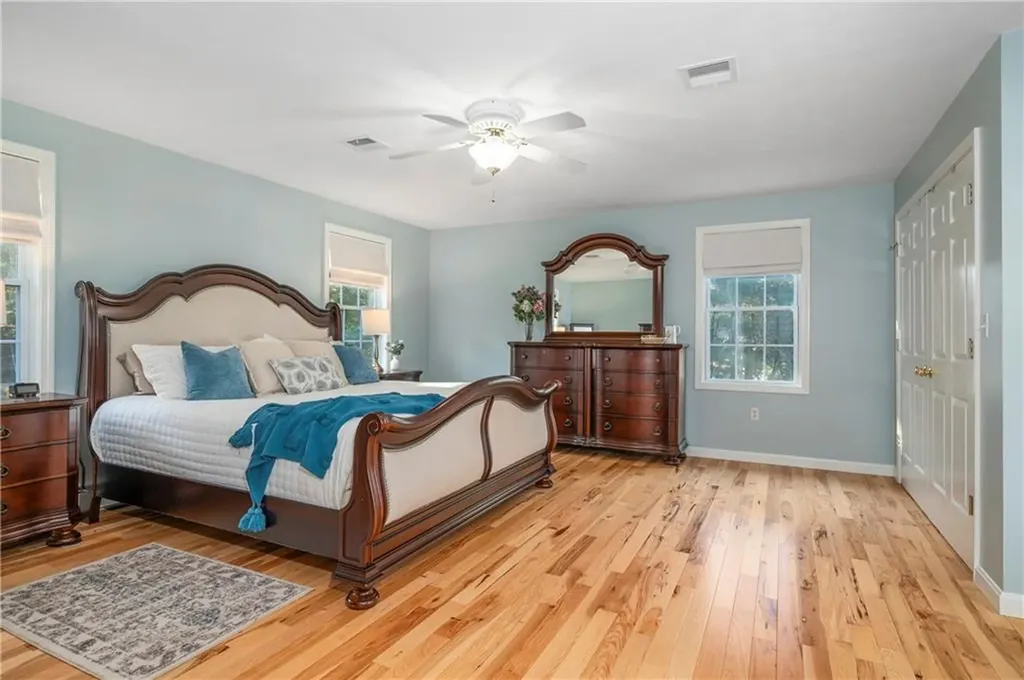 15 Leonard Drive North Smithfield RI 02896