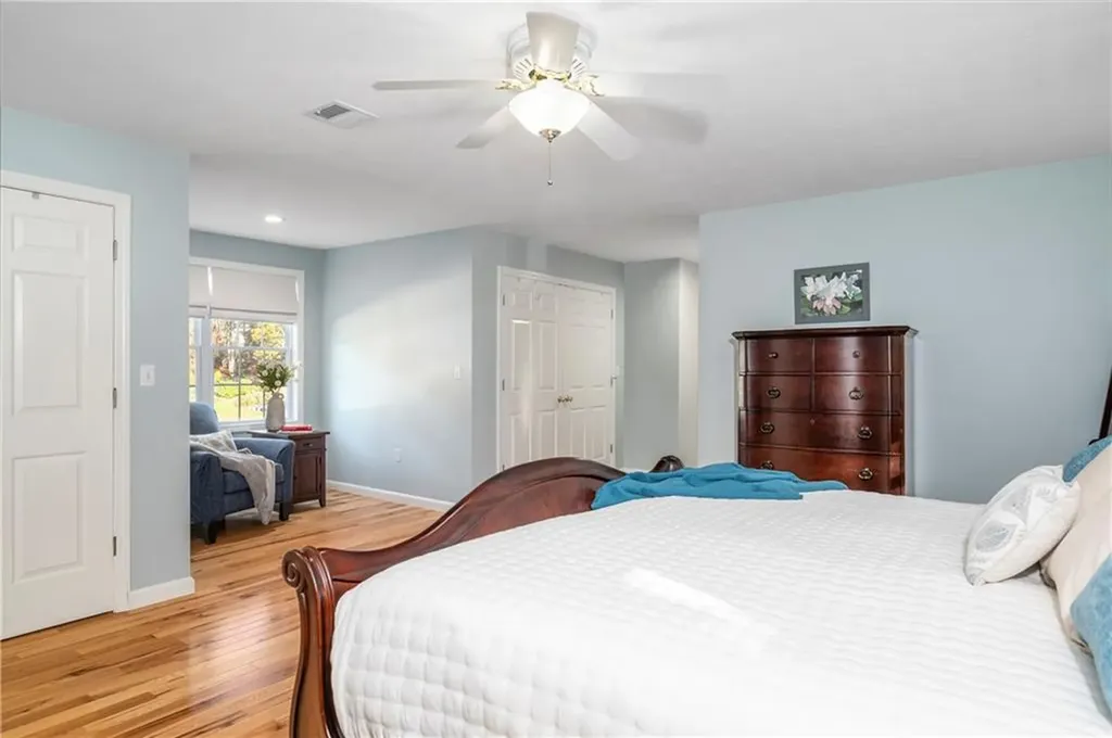 15 Leonard Drive North Smithfield RI 02896