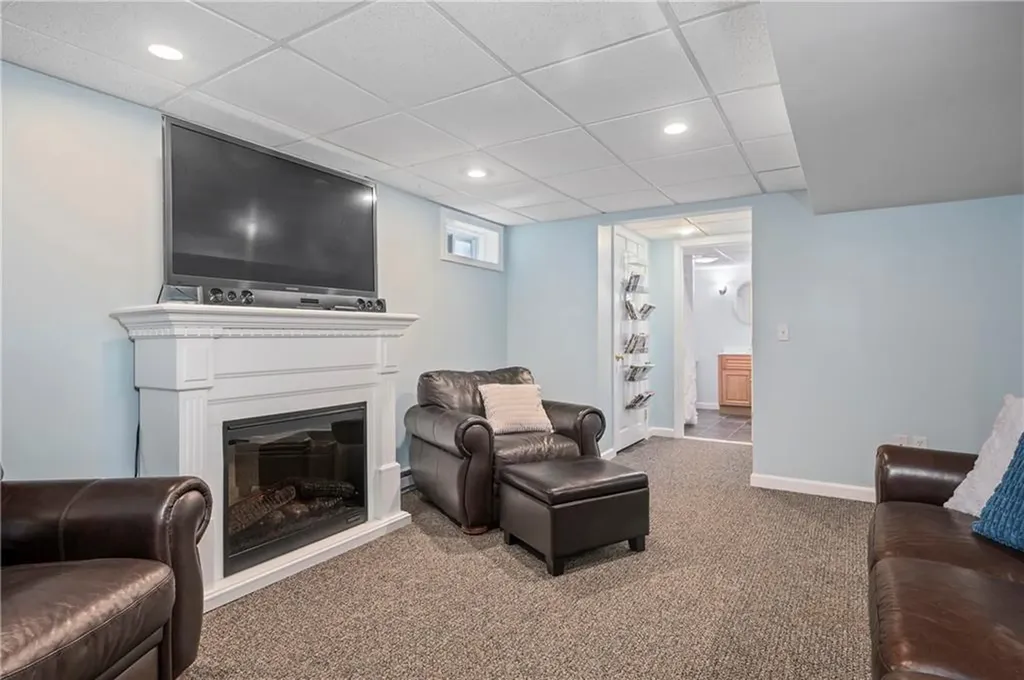 15 Leonard Drive North Smithfield RI 02896