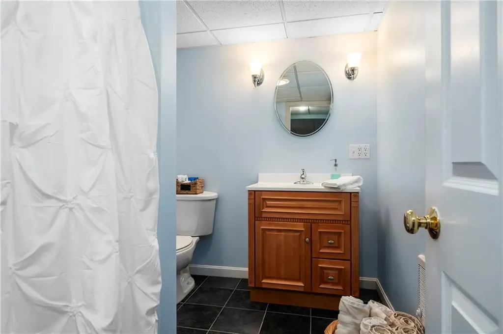 15 Leonard Drive North Smithfield RI 02896