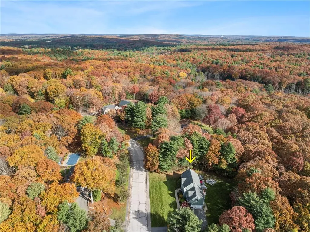 15 Leonard Drive North Smithfield RI 02896