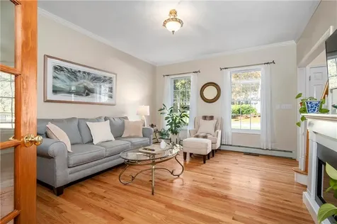 15 Leonard Drive North Smithfield RI 02896