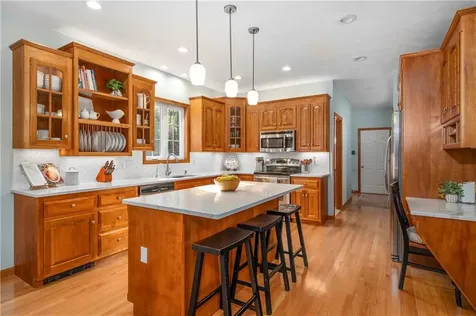 15 Leonard Drive North Smithfield RI 02896