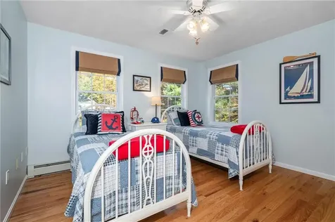 15 Leonard Drive North Smithfield RI 02896