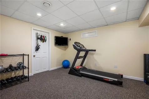 15 Leonard Drive North Smithfield RI 02896