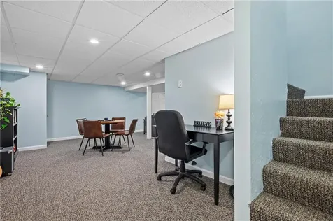 15 Leonard Drive North Smithfield RI 02896