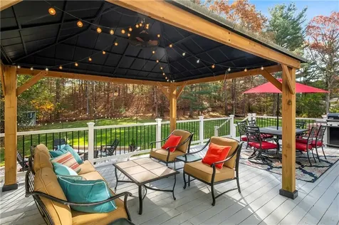 15 Leonard Drive North Smithfield RI 02896