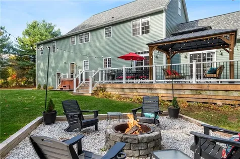 15 Leonard Drive North Smithfield RI 02896