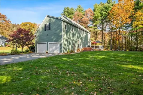 15 Leonard Drive North Smithfield RI 02896