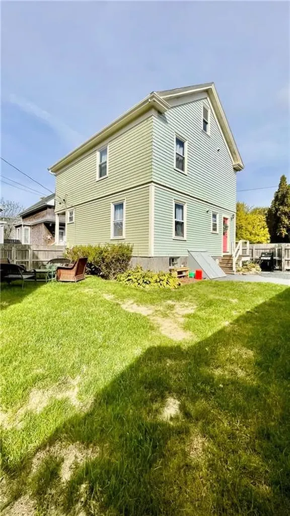 11 White Street Newport RI 02840