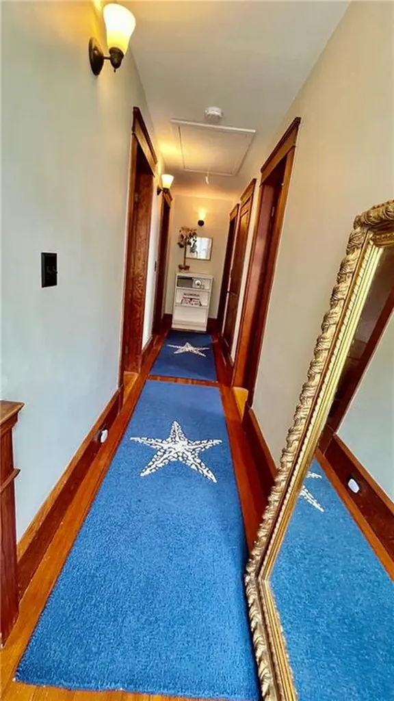 11 White Street Newport RI 02840
