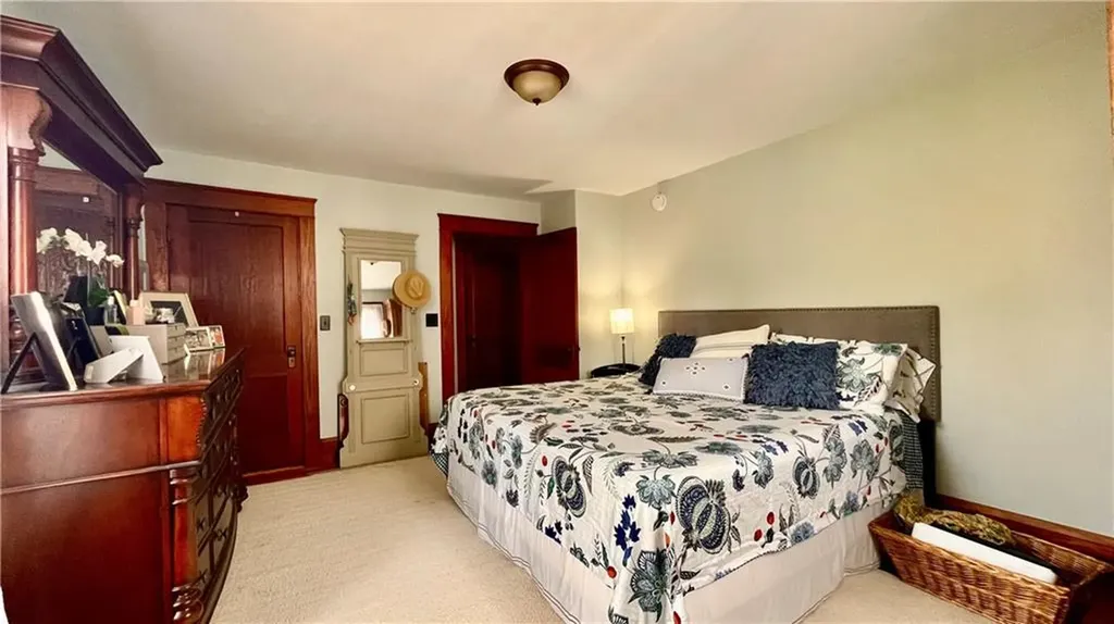 11 White Street Newport RI 02840