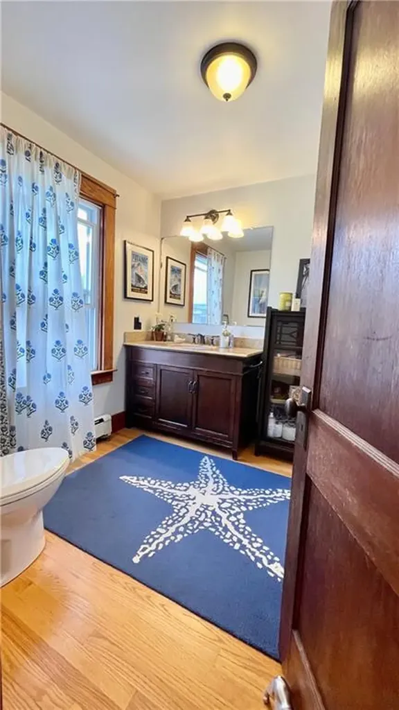 11 White Street Newport RI 02840