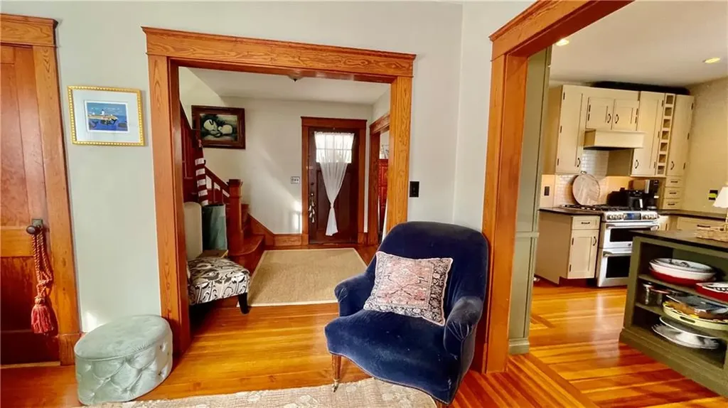 11 White Street Newport RI 02840