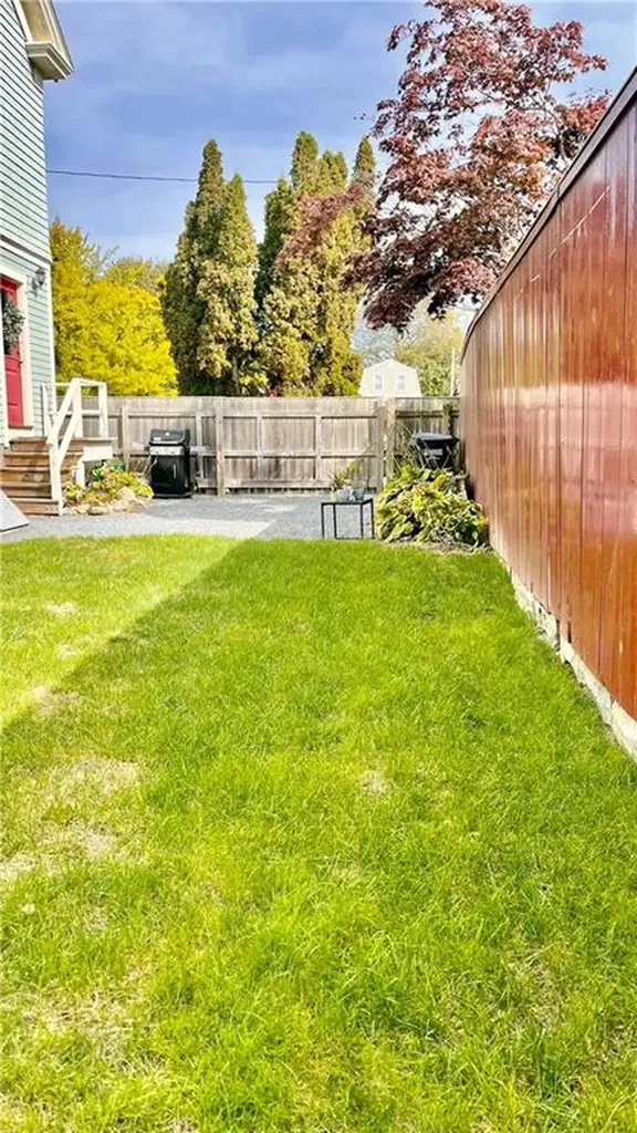 11 White Street Newport RI 02840