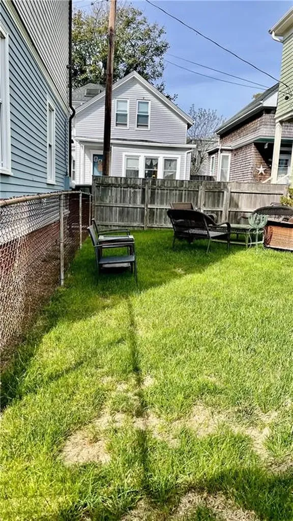 11 White Street Newport RI 02840
