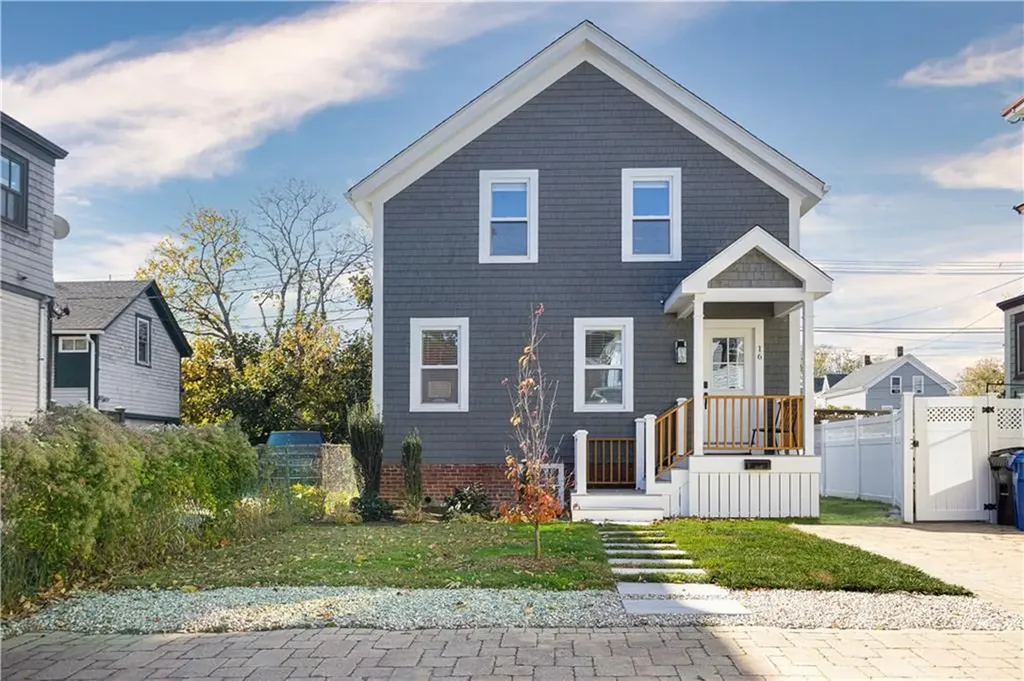 16 Gould Street Newport RI 02840