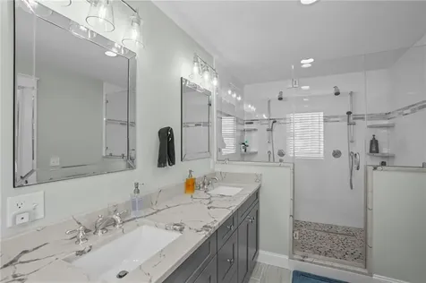 13 Vanderbilt Lane Portsmouth RI 02871