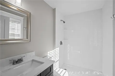 13 Vanderbilt Lane Portsmouth RI 02871