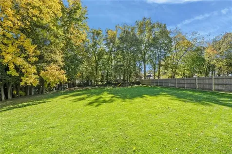 13 Vanderbilt Lane Portsmouth RI 02871