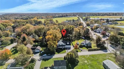 13 Vanderbilt Lane Portsmouth RI 02871