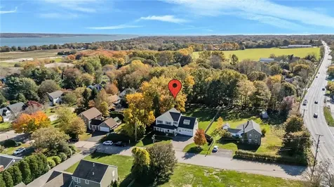 13 Vanderbilt Lane Portsmouth RI 02871