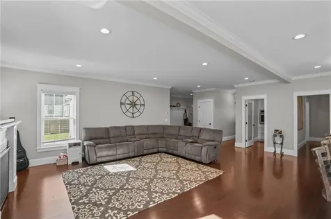 13 Vanderbilt Lane Portsmouth RI 02871