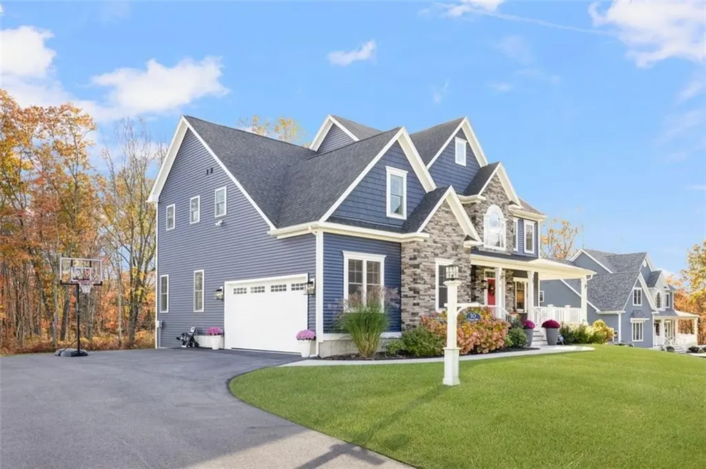 10 Scarlett Way Cranston RI 02921