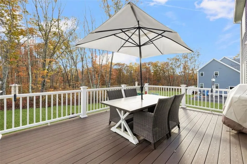 10 Scarlett Way Cranston RI 02921