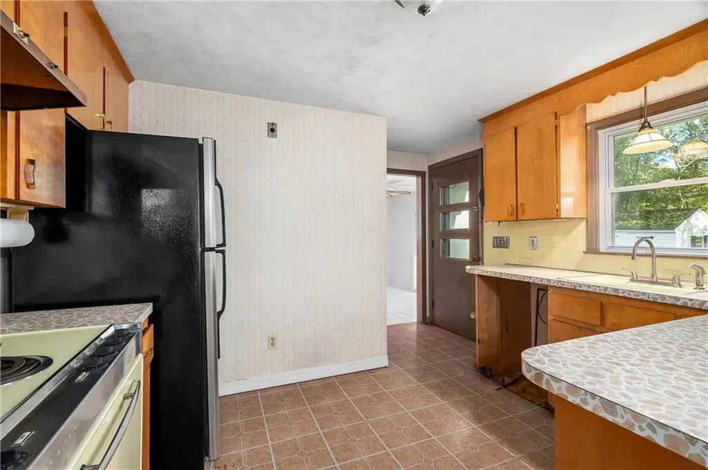 86 Forestdale Drive Cumberland RI 02864