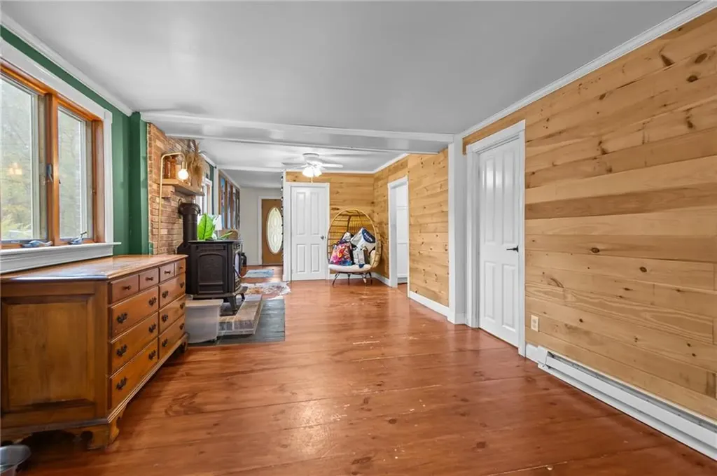 6 North Road Foster RI 02825